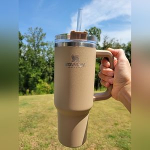 Stanley 40oz Adventure Quencher Tumbler in Driftwood